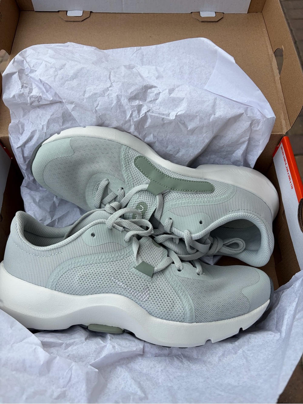 Nike Women's Mint Green Mesh Casual Sneakers